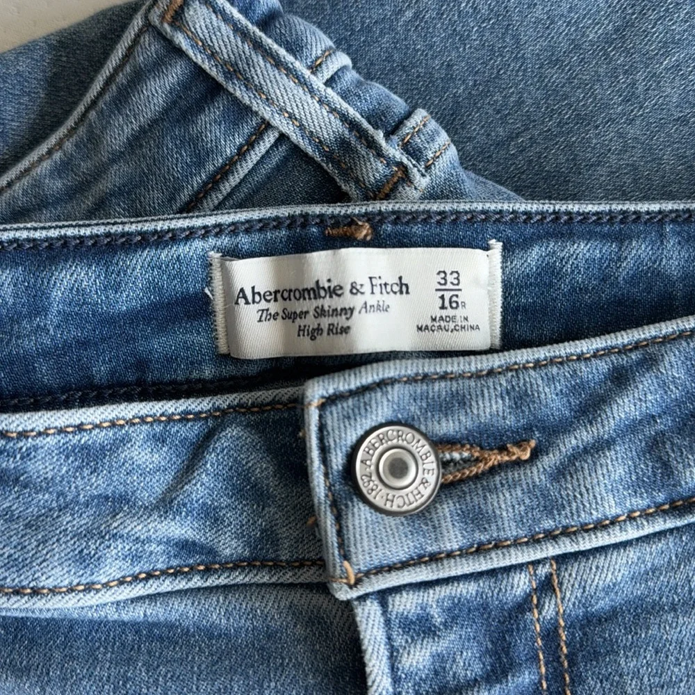 A&F Jeans - Picture 4 of 4
